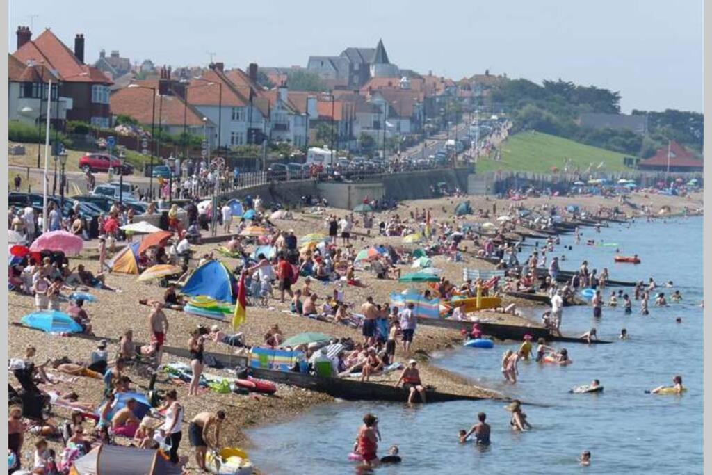 Grand 2 Bed Georgian Apartment At Florence House With King Bed, In The Heart Of Herne Bay & 300M From Beach Luaran gambar