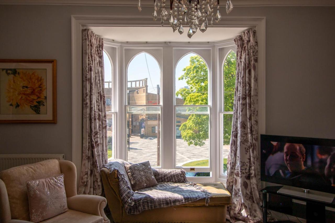 Grand 2 Bed Georgian Apartment At Florence House With King Bed, In The Heart Of Herne Bay & 300M From Beach Luaran gambar