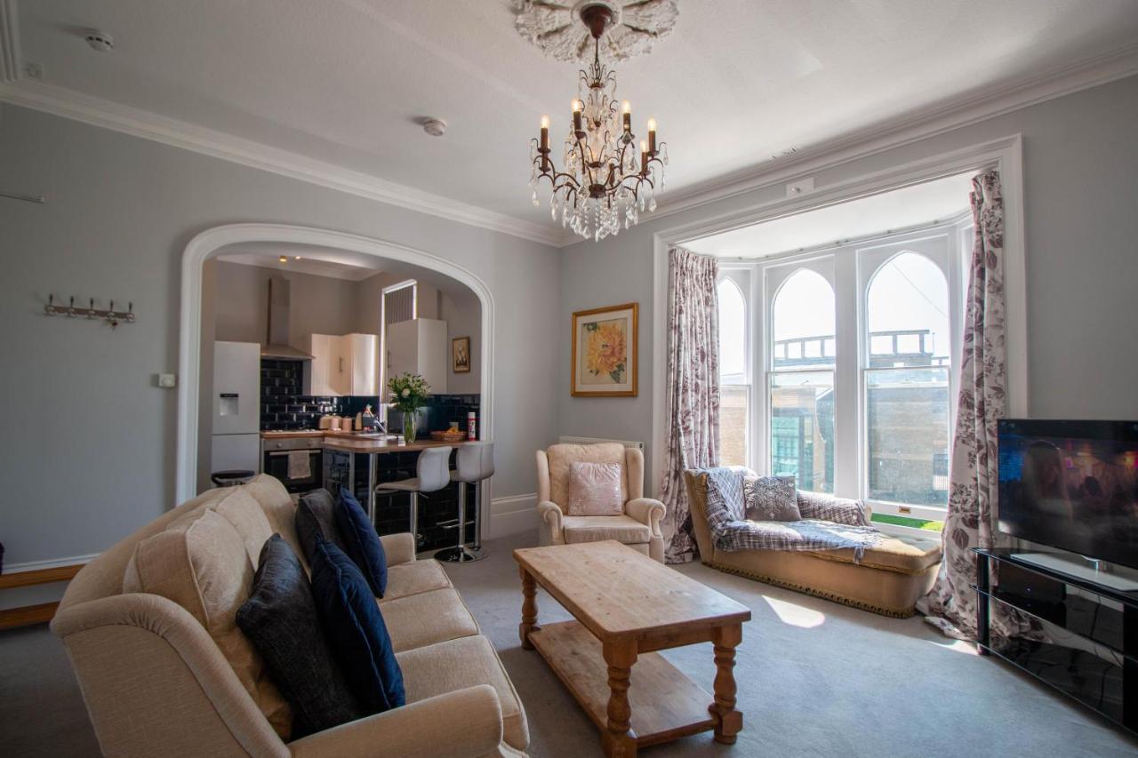 Grand 2 Bed Georgian Apartment At Florence House With King Bed, In The Heart Of Herne Bay & 300M From Beach Luaran gambar
