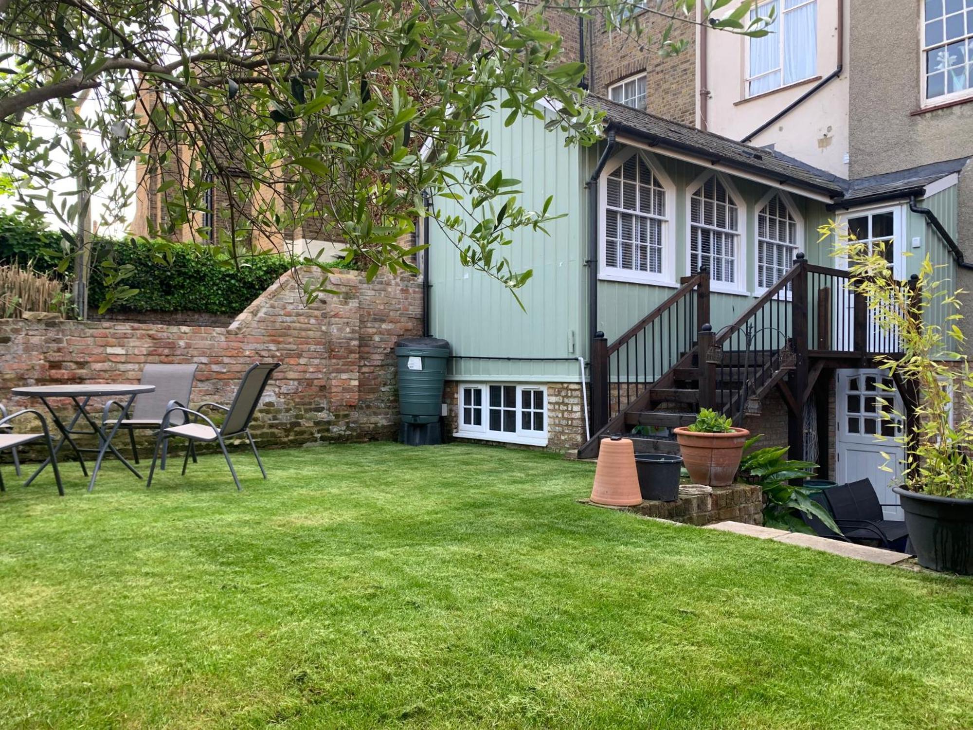 Grand 2 Bed Georgian Apartment At Florence House With King Bed, In The Heart Of Herne Bay & 300M From Beach Luaran gambar