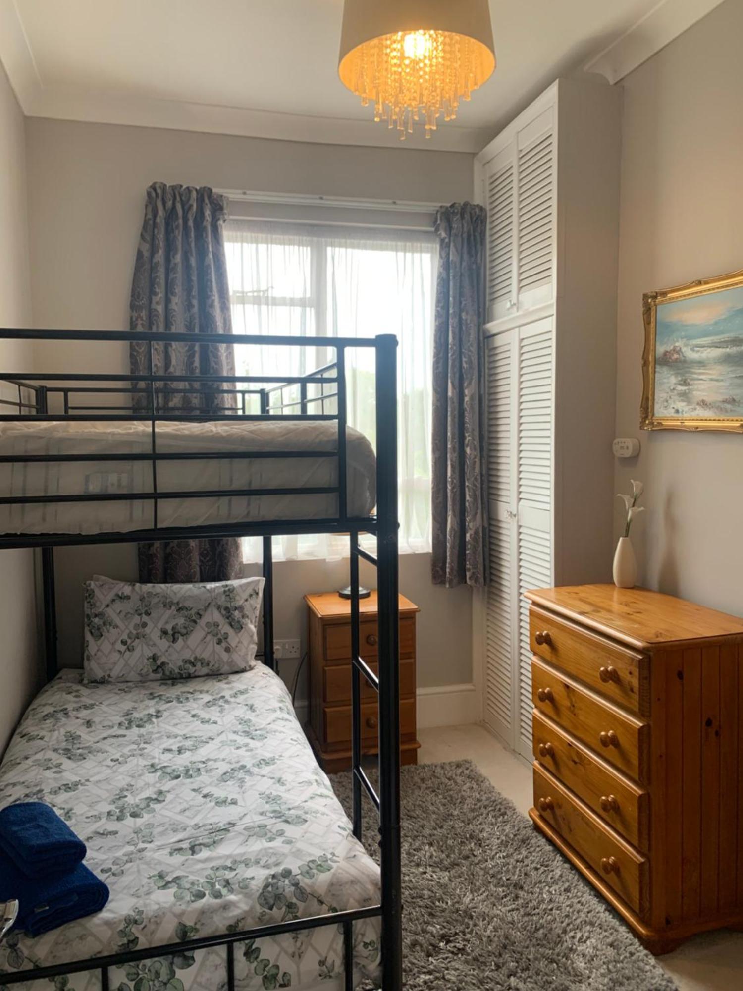 Grand 2 Bed Georgian Apartment At Florence House With King Bed, In The Heart Of Herne Bay & 300M From Beach Luaran gambar